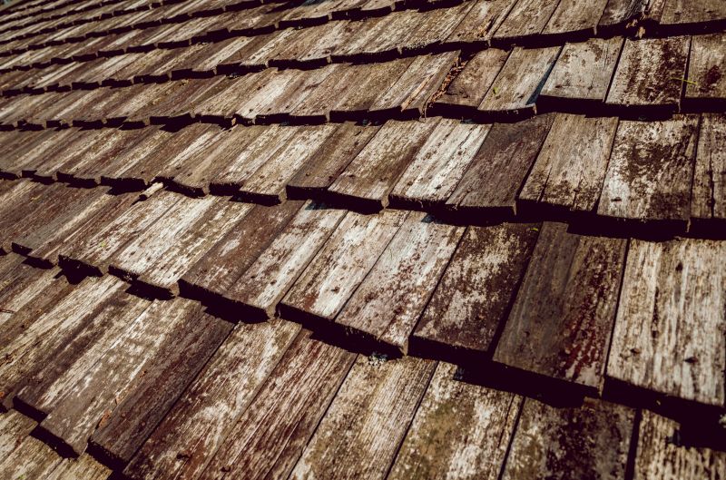 What To Expect During A Wood Shake Roof Installation